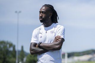 Les Suisses ne sont pas assez fanatiques, regrette Johan Djourou KEYSTONE/GIAN EHRENZELLER